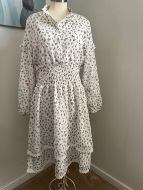Women's White Floral Smocked Waist Casual Dress